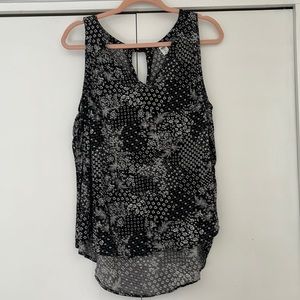 Black and white Old Navy tank top